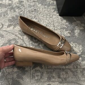 Calvin Klein Women's Tan Flats New sz 7